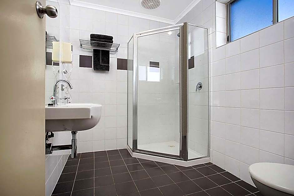 Comfort Inn On Raglan