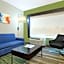 Holiday Inn Express & Suites Brookshire - Katy Freeway By IHG