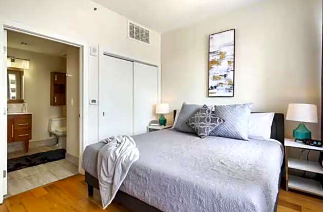 Amazing Condos Beautiful View 2 Blocks To French Quarter, Small Rooftop Pool, Gym, Seanger Theater, Super Dome, And Bourbon St
