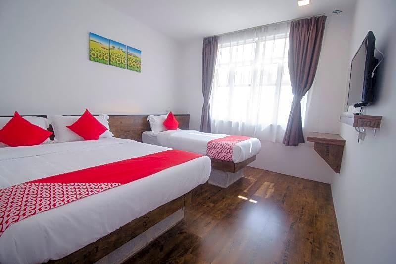 OYO 836 Mandurah Room & Cafe