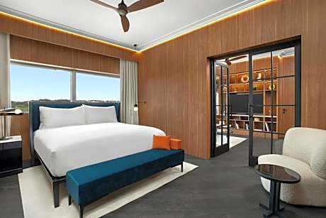 Junior POP King Suite