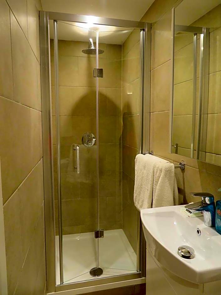 Glendale Hyde Park Hotel
