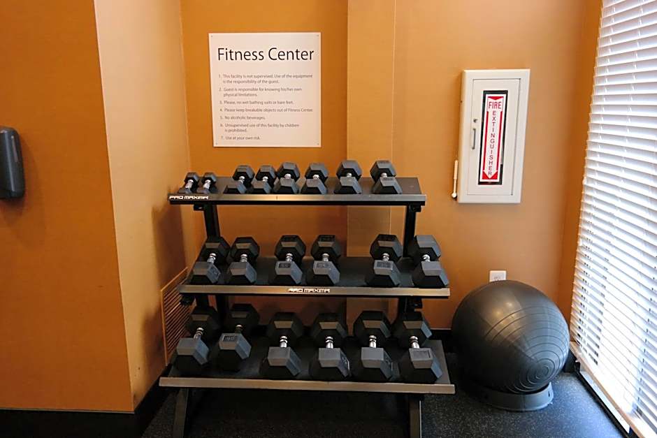 Holiday Inn Express Fredericksburg - Southpoint By IHG