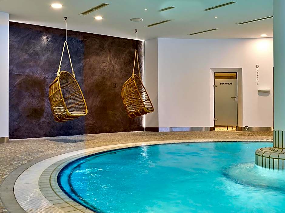 MAXIMILIAN Grand Hotel