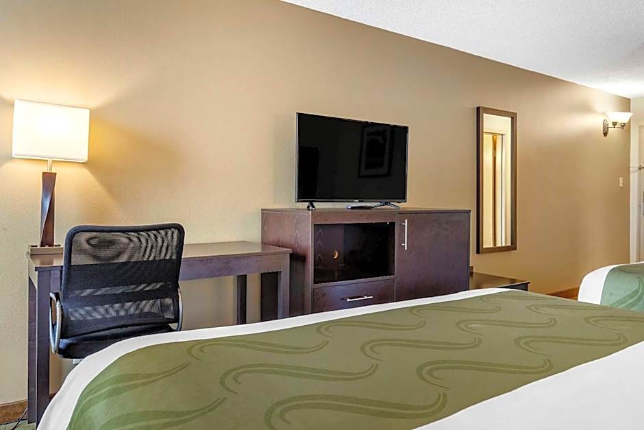 Quality Inn & Suites Escanaba North