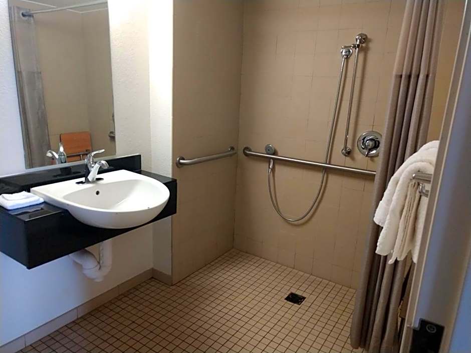 Motel 6 Cheyenne, WY