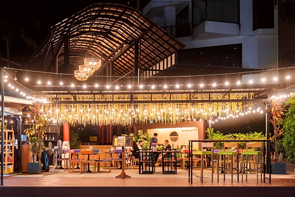 The Lunar Patong Hotel