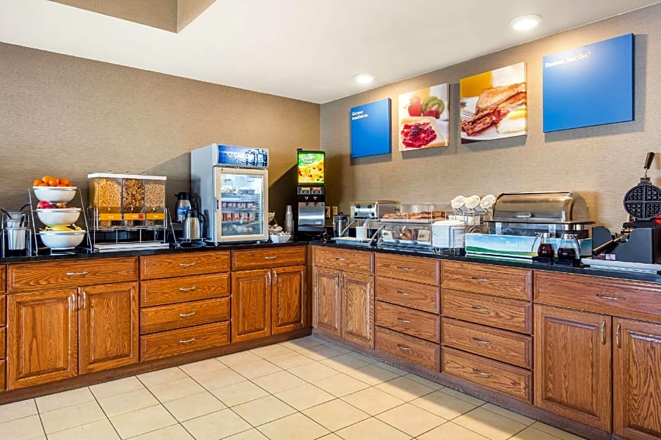 Comfort Suites Normal University area