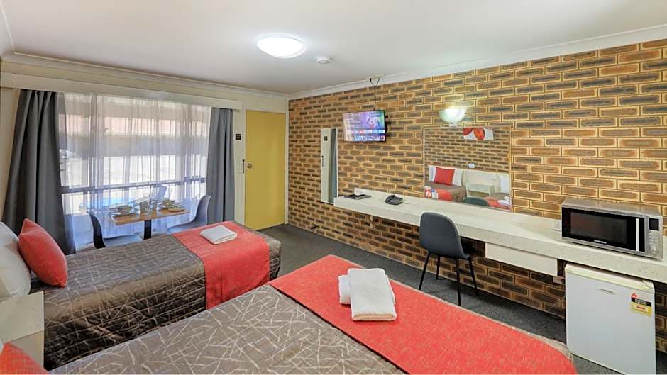 Top of the Town Motel