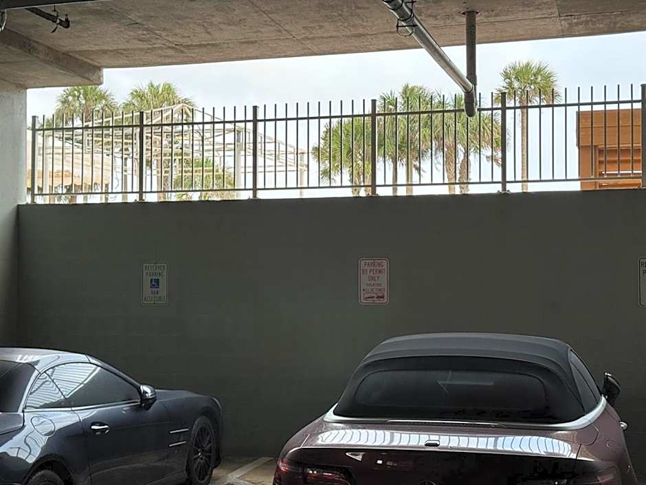XL Terrace, Lazy River, I-O Pools, Game Room, Spa, Beach, Luxury 2-2 Penthouse!