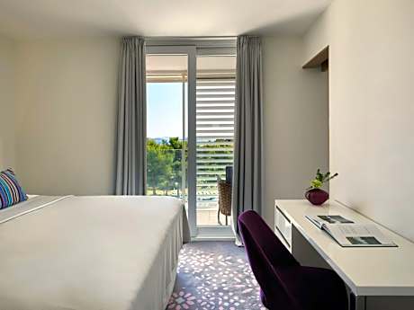 Suite with Balcony and Sea View