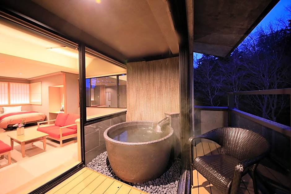 Hakone Fuga - Adult Only