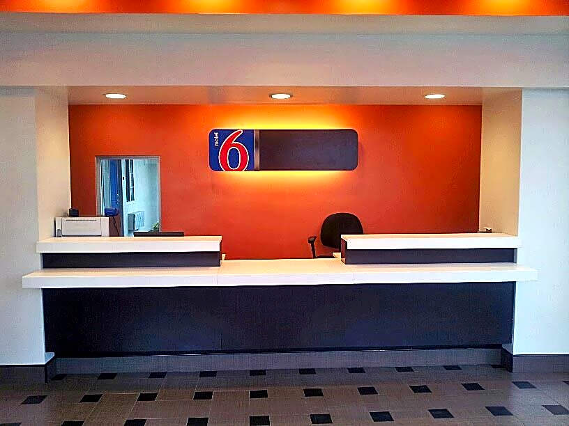 Motel 6 Bell Gardens