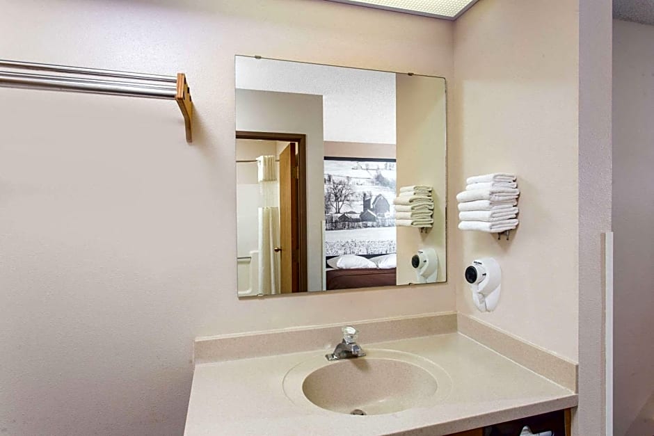 Super 8 by Wyndham Dodgeville