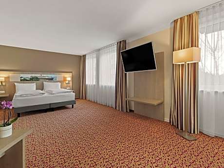 Privilege Double Room with Street View