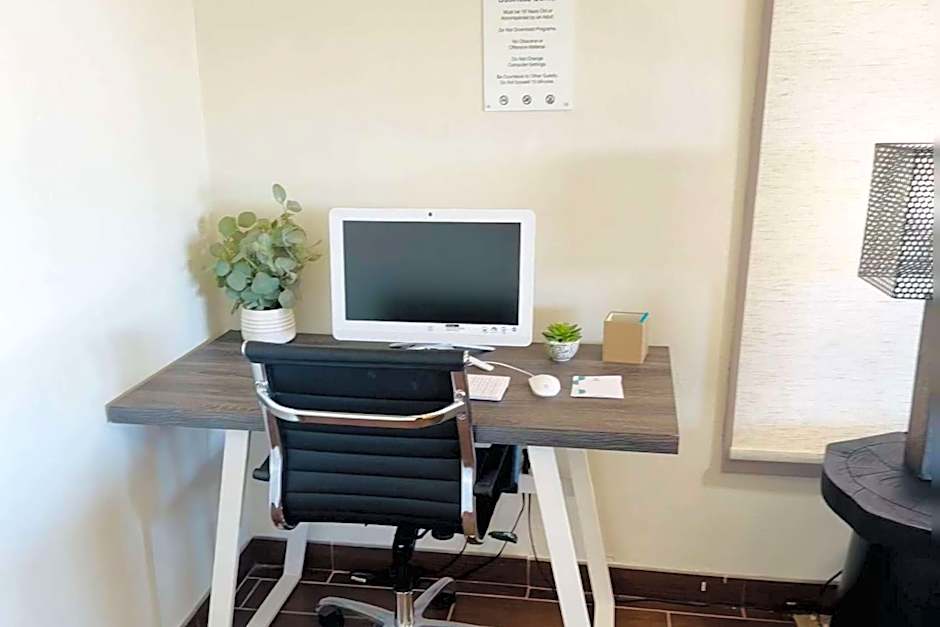 Clarion Pointe Albemarle