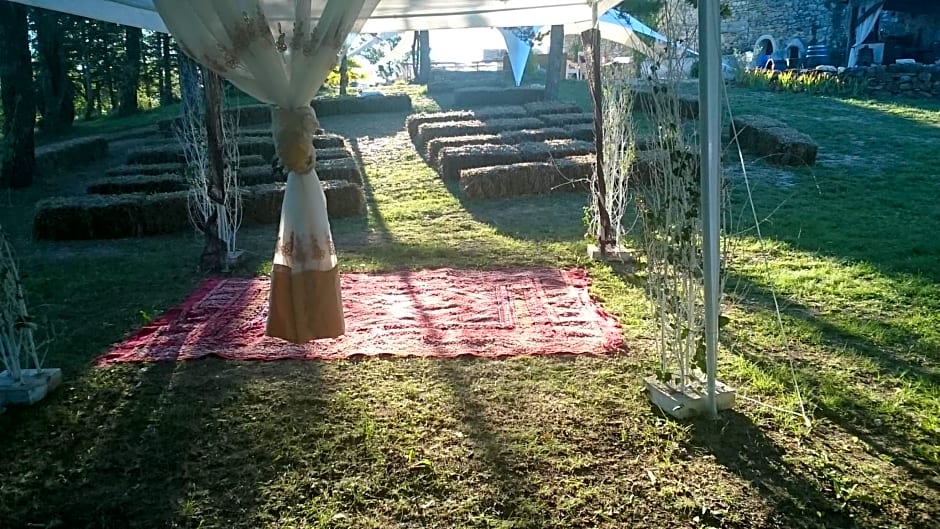 Suite Médiévale 40m2 chambre d' hôte du Mas Fabrègue