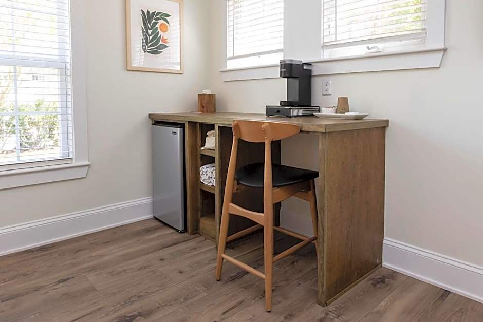 The Waverly 100 Inn at Old Beach