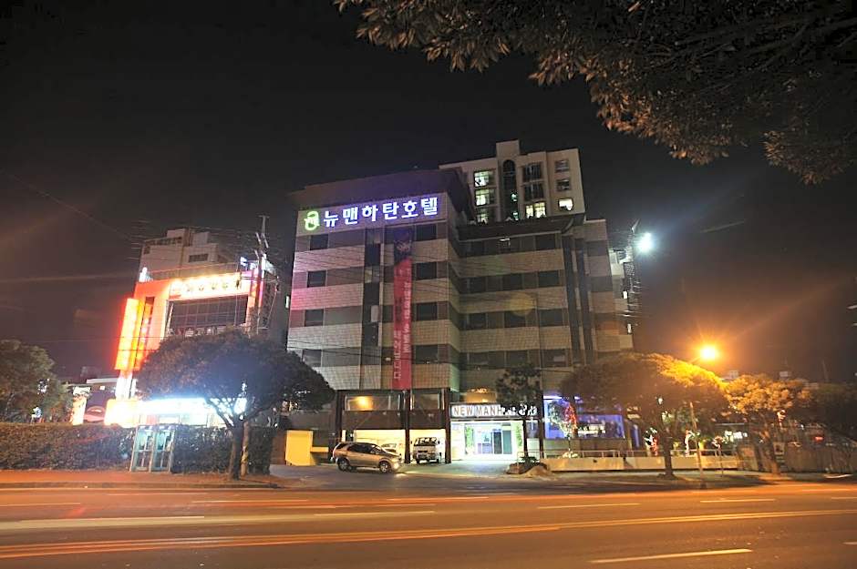 New Manhattan Tourist Hotel