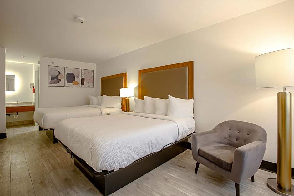 The Hotel Serene Glendale Peoria, Surestay Collection by BW