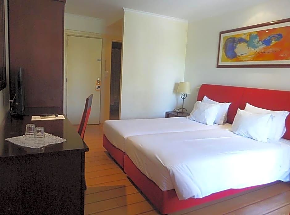 Yellow Alvor Garden - All Inclusive