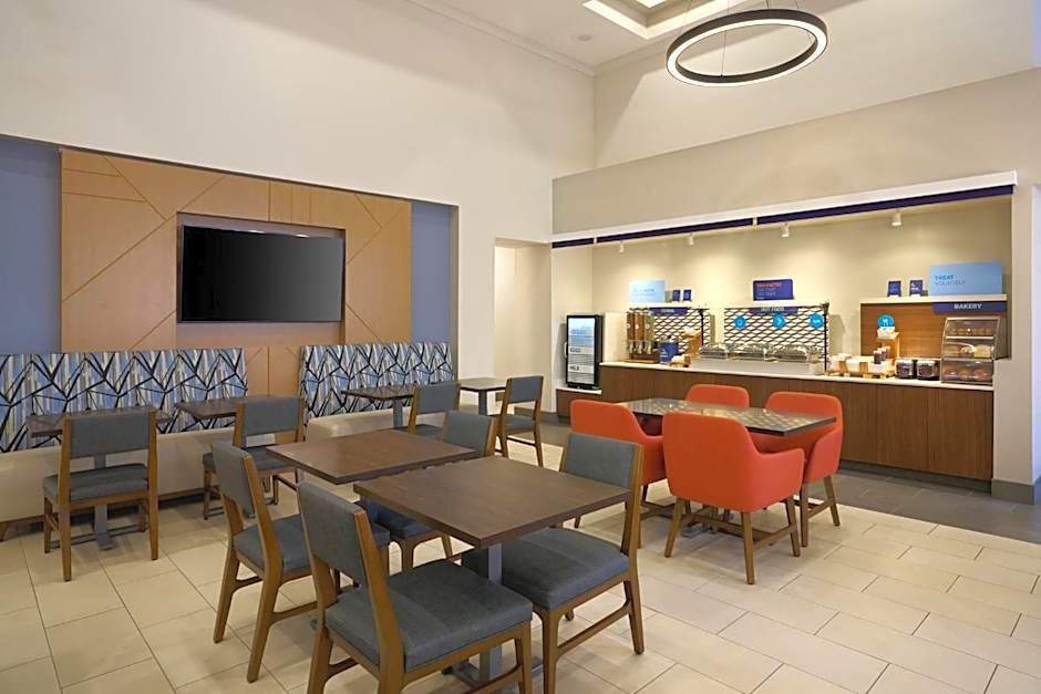 Holiday Inn Express Hotel & Suites Kendall East-Miami By IHG