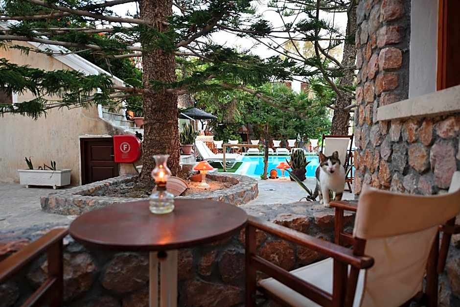 Philoxenia Hotel & Studios