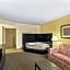 La Quinta Inn & Suites by Wyndham Salina