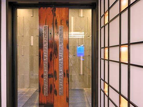 Yisu Impression Hotel (Ningbo Tianyi Square chenghuangmiao station)