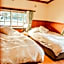 Hakuba Pension & Log Hotel Meteor
