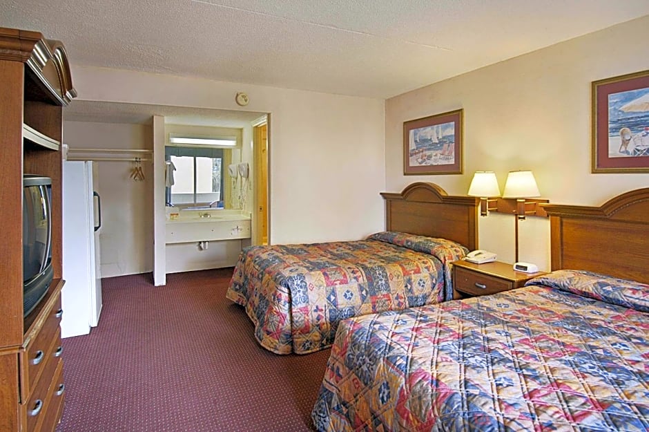 Days Inn by Wyndham Myrtle Beach-Beach Front