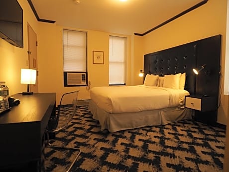 Gold, 1 King Bed
