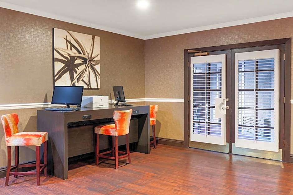 Best Western Plus Brookside Inn