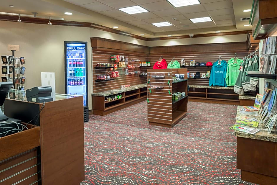 Holiday Inn Express Klamath Redwood Ntl Pk Area By IHG