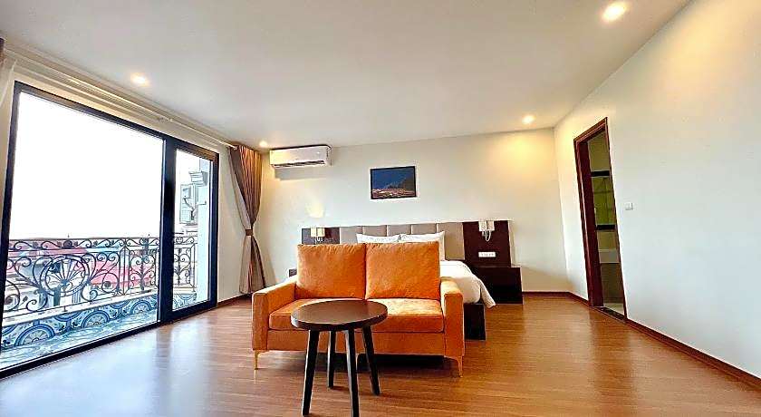 Paragon Noi Bai Hotel and Pool