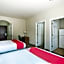 OYO Townhouse Clute Lake Jackson