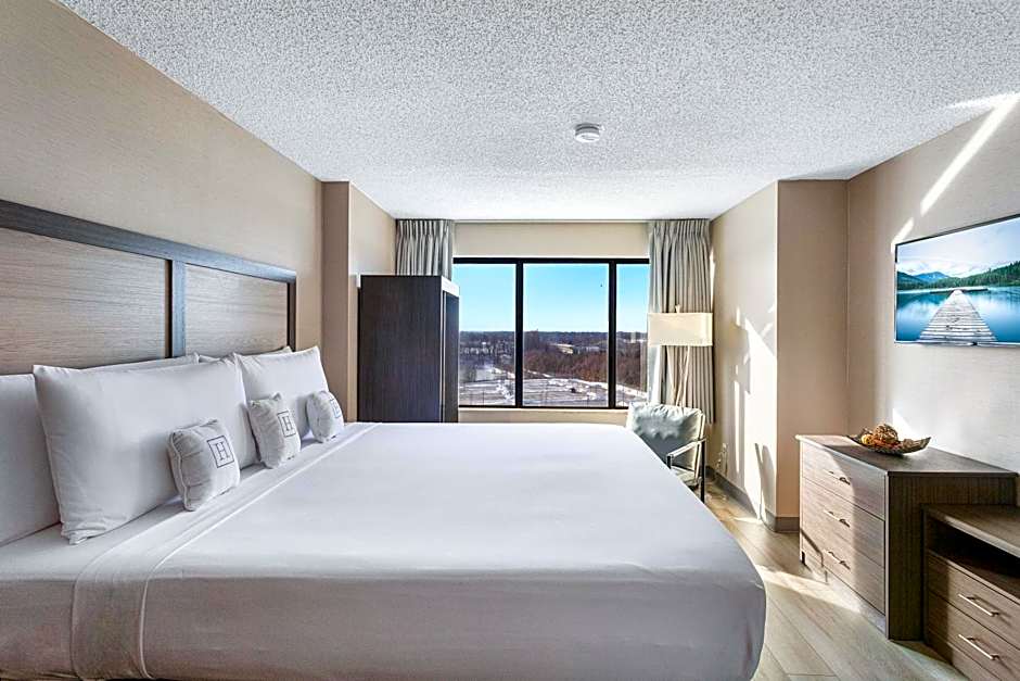 Harborside Hotel
