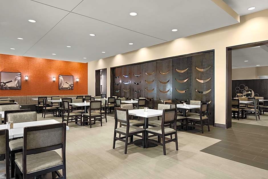Embassy Suites By Hilton Elizabeth-Newark Airport