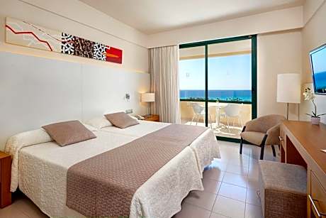Double Room with Balcony and Sea View
