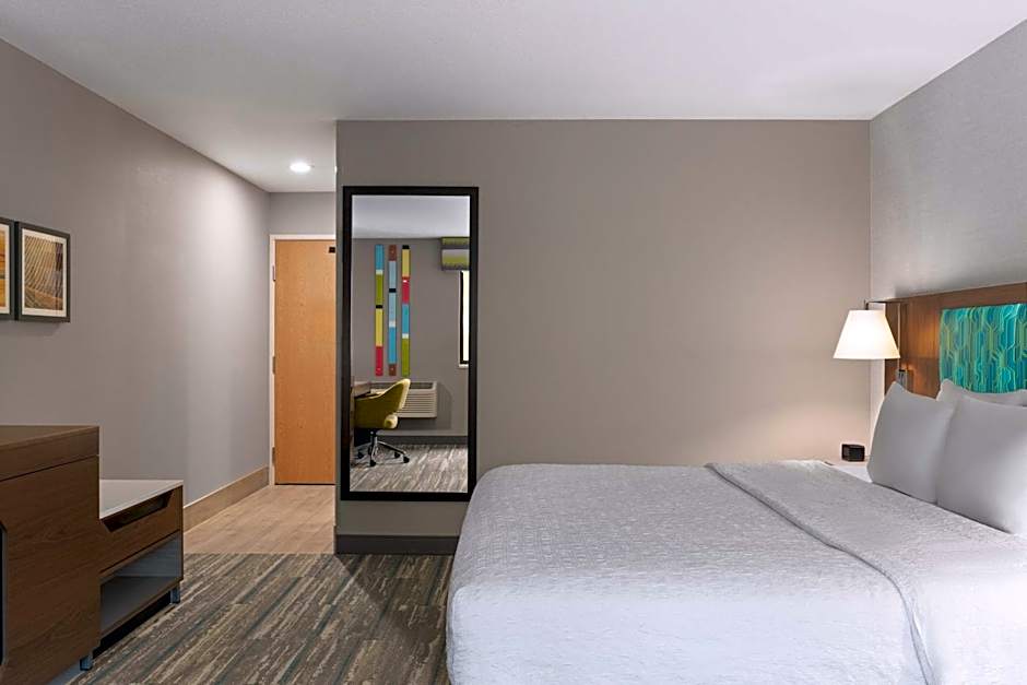 Photo 1 of 4 of 1 King Bed, Mobility Accessible, Roll in Shower