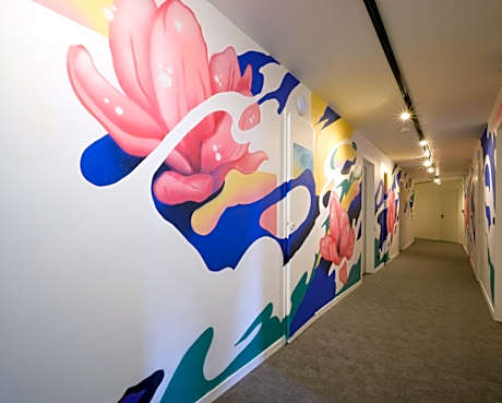 Standard Twin Room with Mountain View