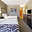 La Quinta Inn & Suites by Wyndham Detroit Metro Airport