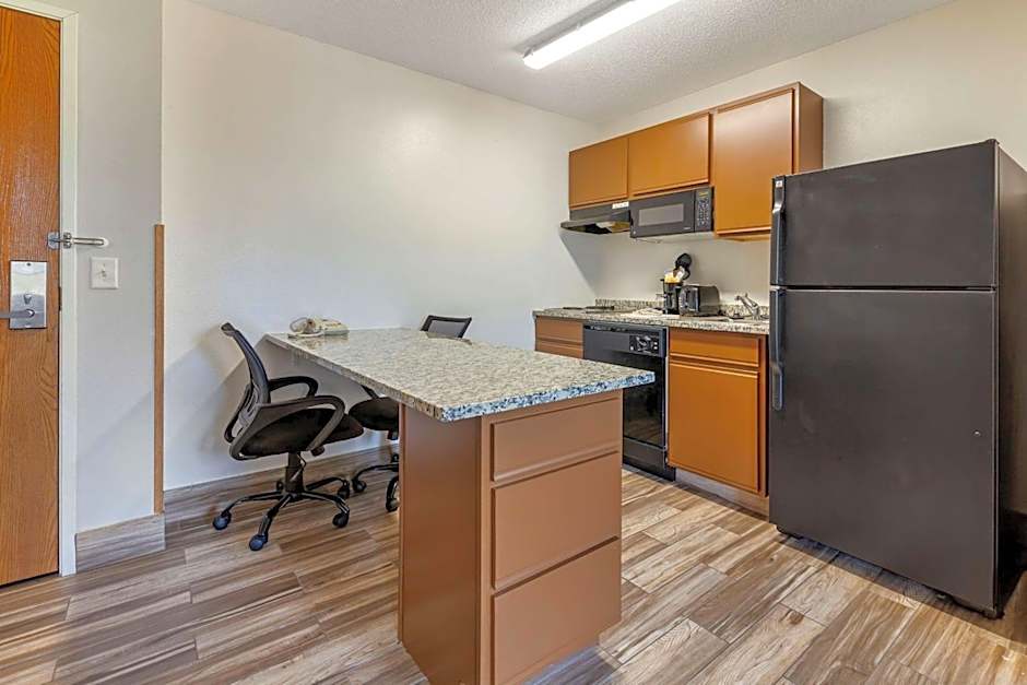 MainStay Suites Dubuque at Hwy 20