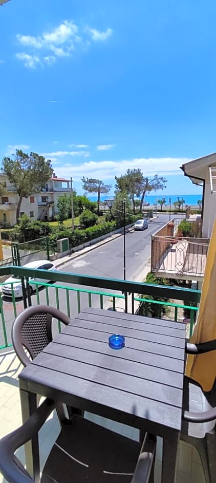 AD UN PASSO DAL MARE