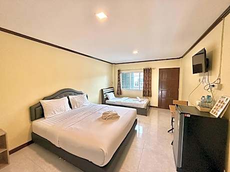 Deluxe Family Room
