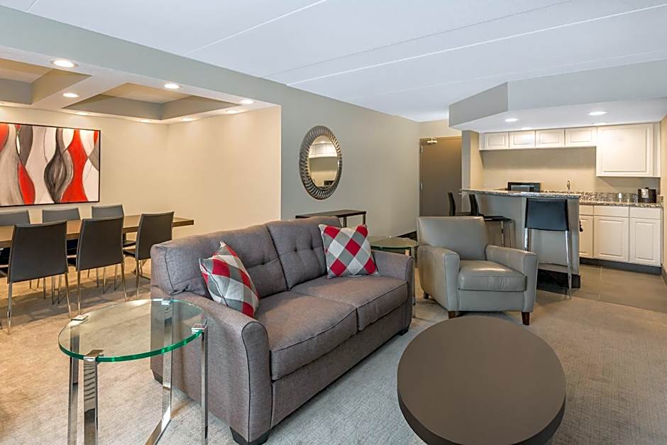 Clarion Inn Des Moines Airport