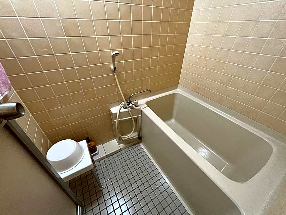 Gokayama Onsen Akaokan