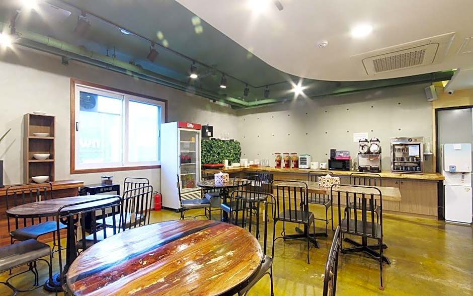 No.1 New Yorker Hotel