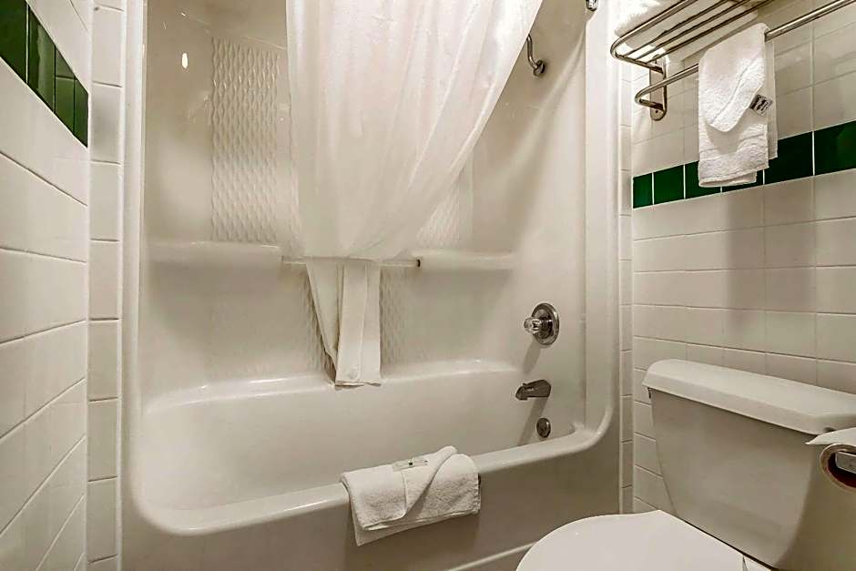 Quality Inn & Suites Owasso US-169