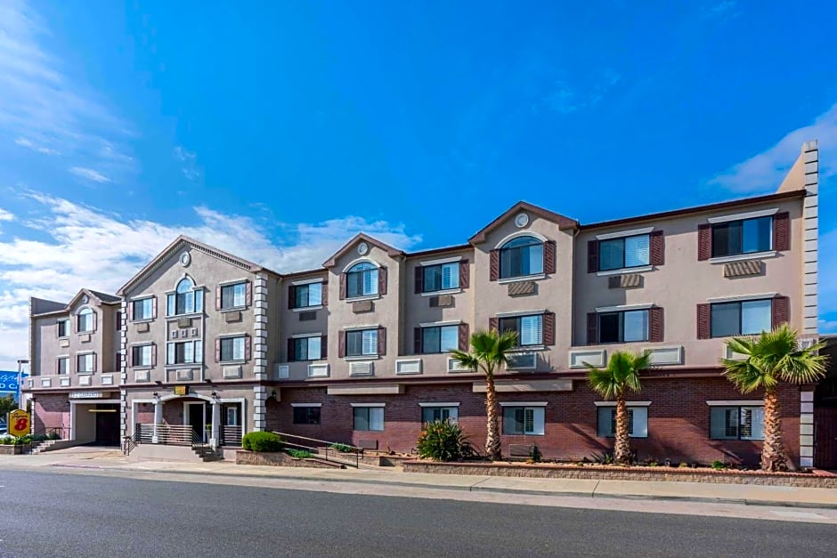 Super 8 by Wyndham San Francisco SFO Airport, San Bruno